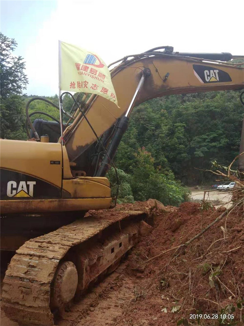 福建易順建筑工程有限公司提供技術(shù)人員和設備幫助祖墩鄉(xiāng)進行災后重建